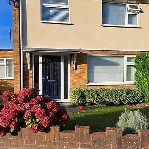 Homestay Gatwick House